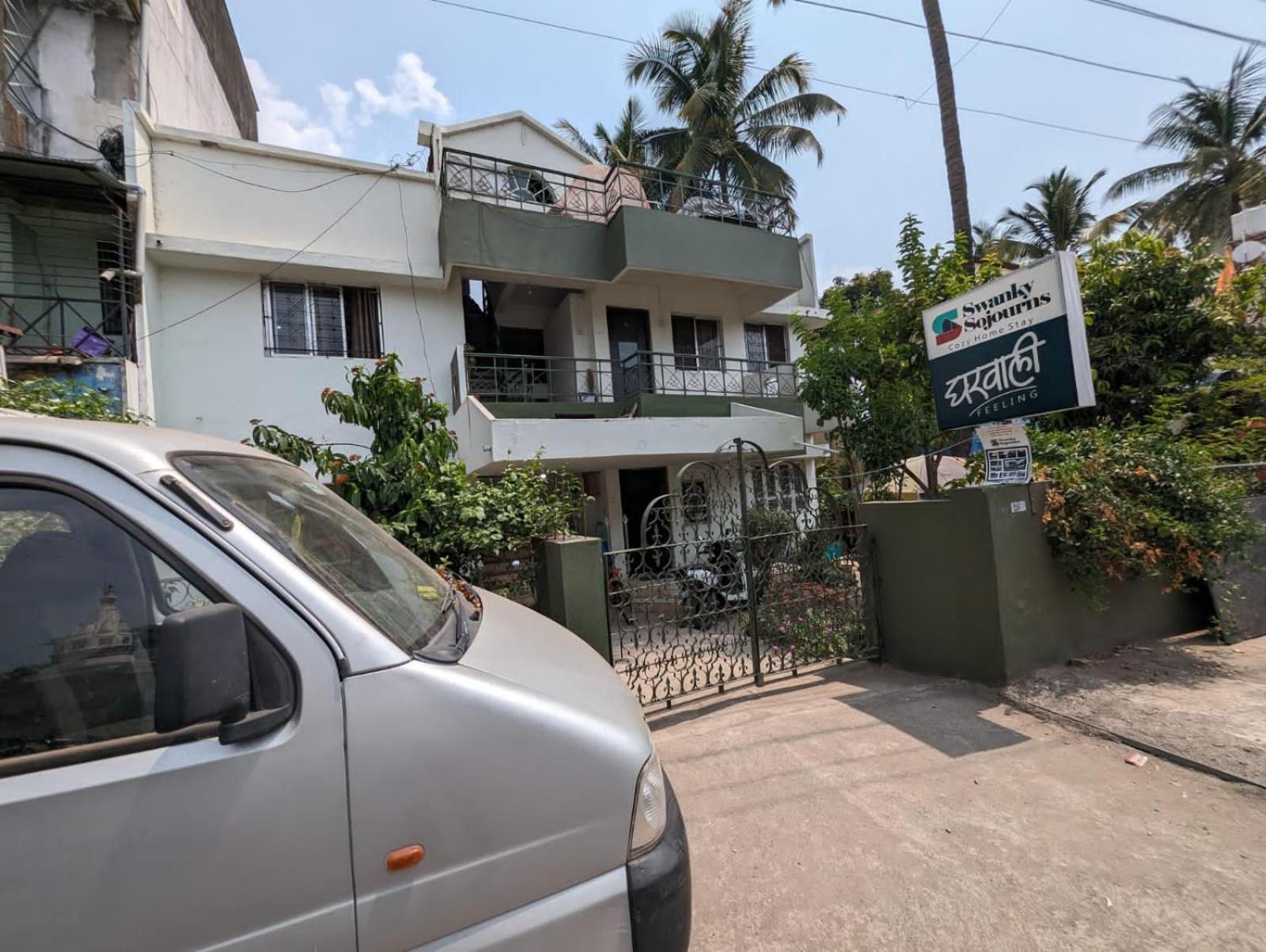 Swanky Sojourns Homestay コールハープル エクステリア 写真