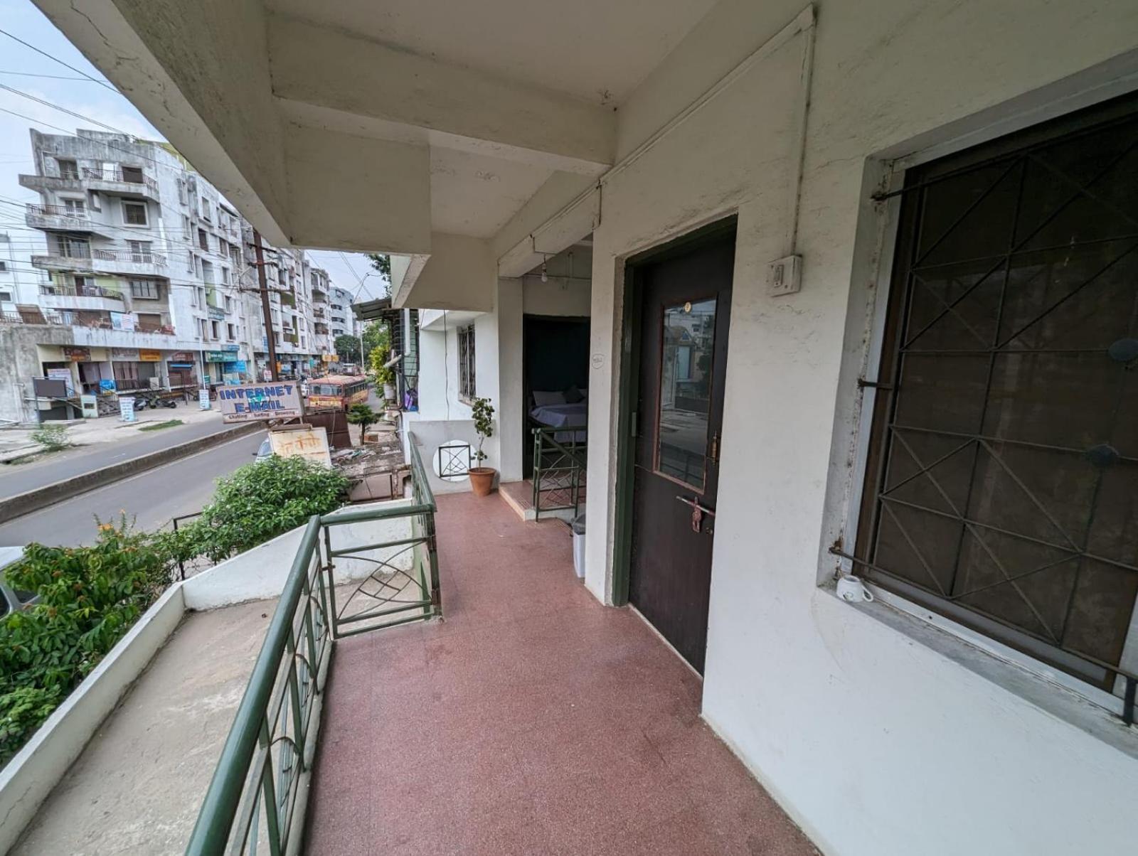 Swanky Sojourns Homestay コールハープル エクステリア 写真