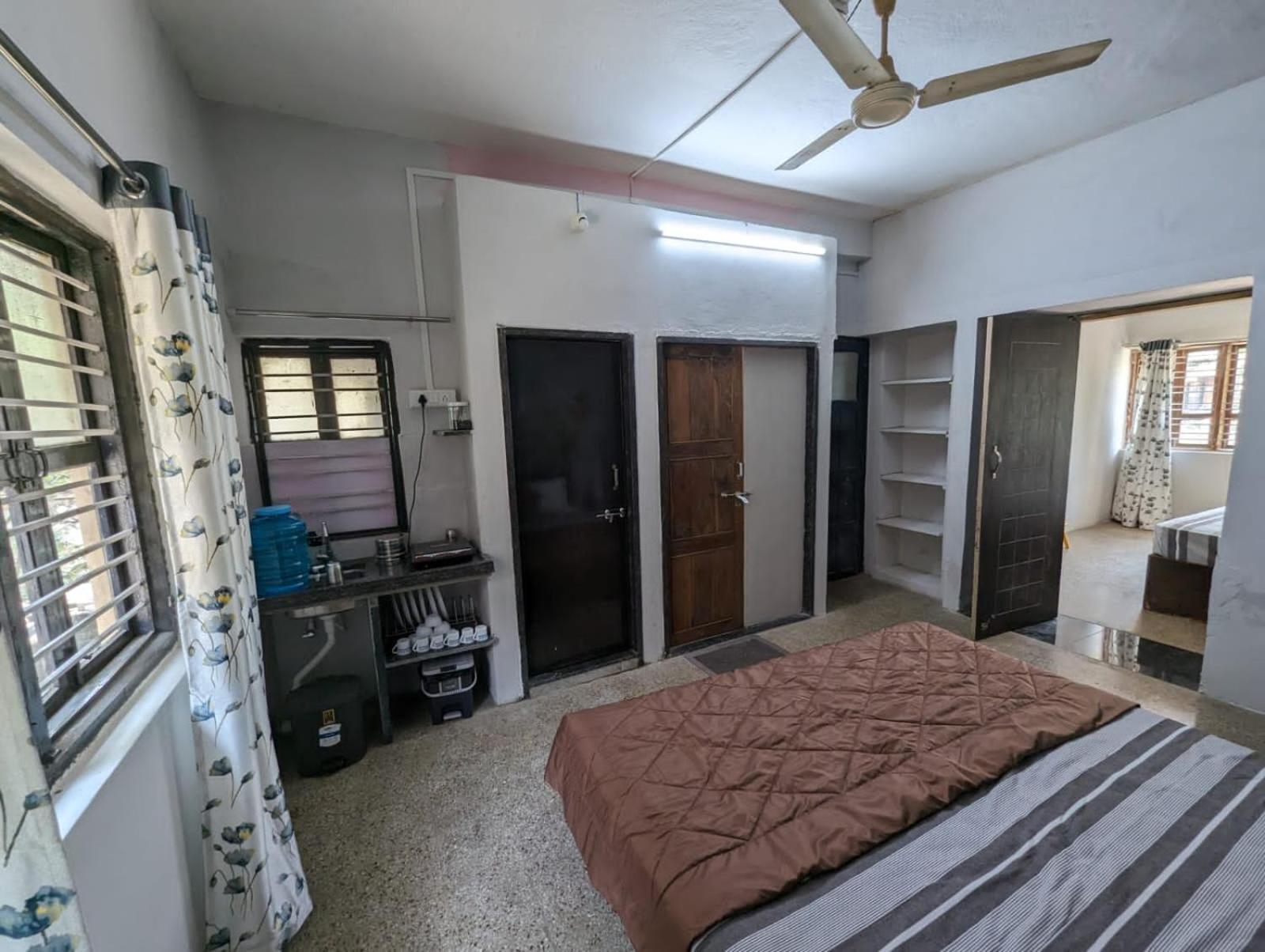 Swanky Sojourns Homestay コールハープル エクステリア 写真