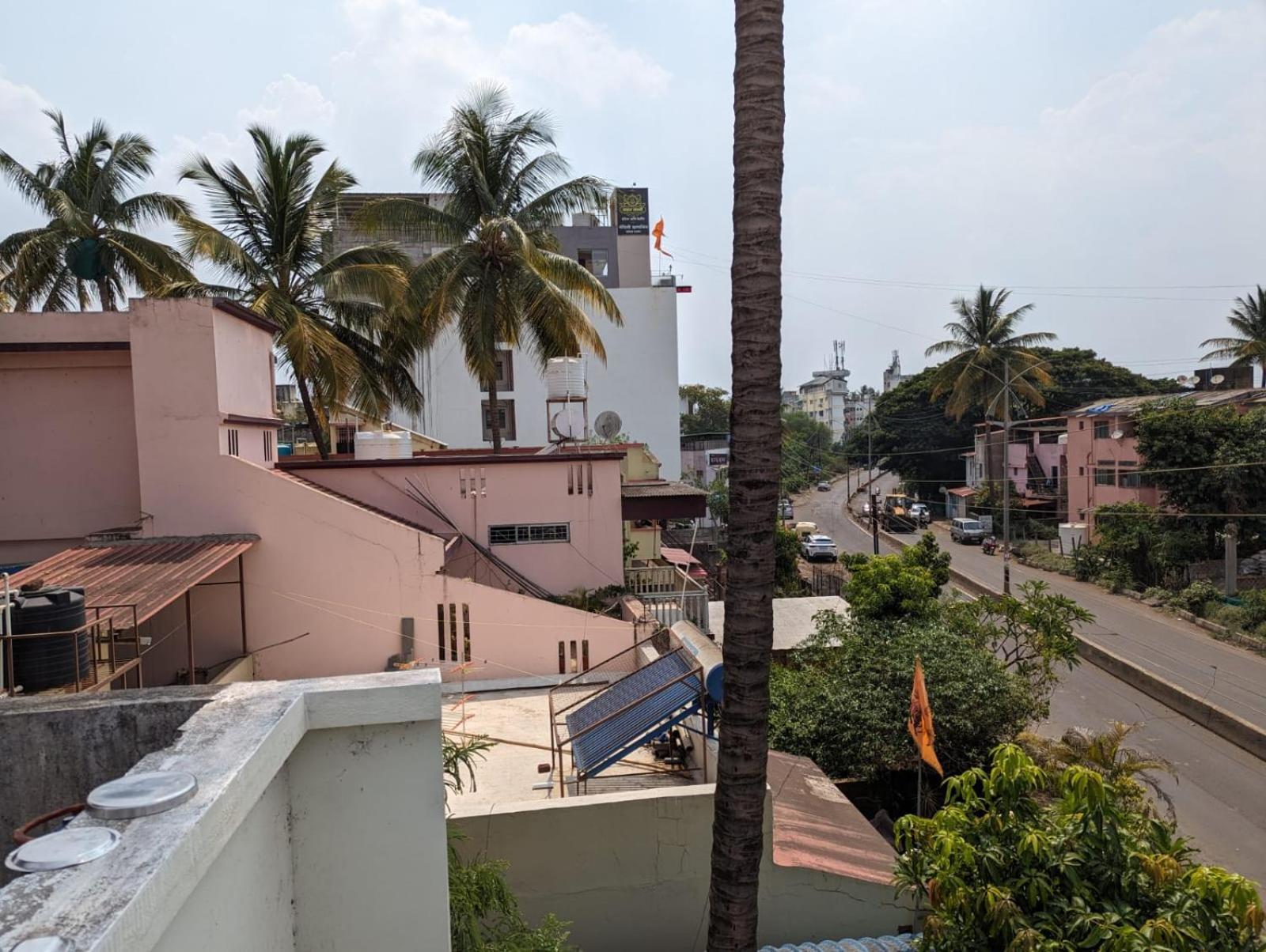 Swanky Sojourns Homestay コールハープル エクステリア 写真