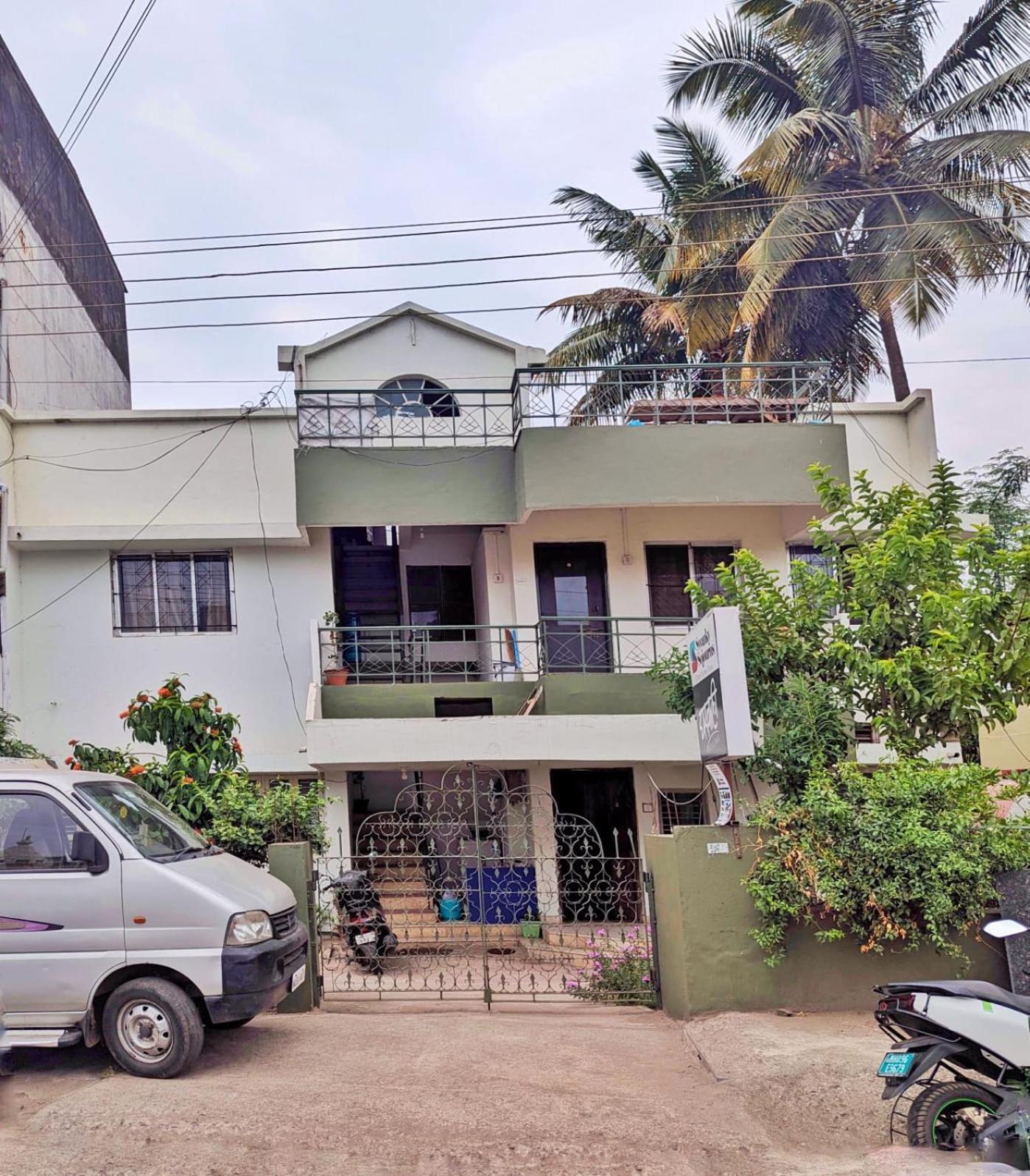 Swanky Sojourns Homestay コールハープル エクステリア 写真
